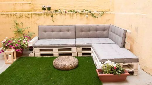 Cómo hacer un sofá de palets cómodo