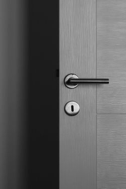 ¿CÓMO SABER SI UNA CERRADURA ES IZQUIERDA O DERECHA?