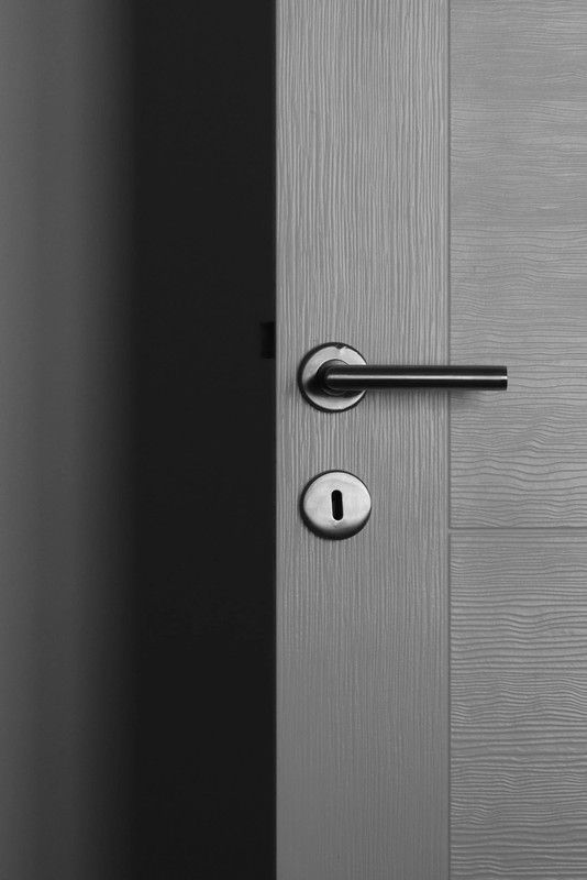 ¿CÓMO SABER SI UNA CERRADURA ES IZQUIERDA O DERECHA?