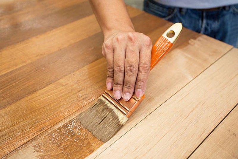 CÓMO CAMBIAR EL COLOR DE UN MUEBLE OSCURO A CLARO