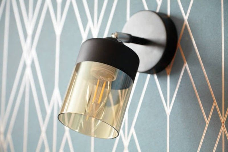 ¿Cómo poner luces LED en la pared?