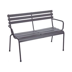 Banco minimalista metálico de jardin.