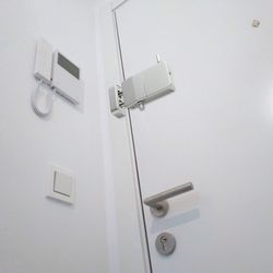 Cerradura Invisible Con Alarma Color Plata