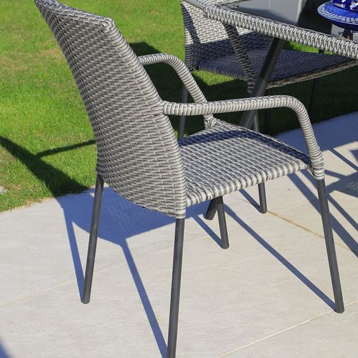 Silla Ratán Sintético. Modelo Habana. Silla con brazos. 67x56xh.90 cm.